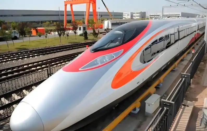 砸锅卖铁也要建！越南高铁梦熬 20 年终喊开工，670 亿巨坑谁来填？东南亚基建