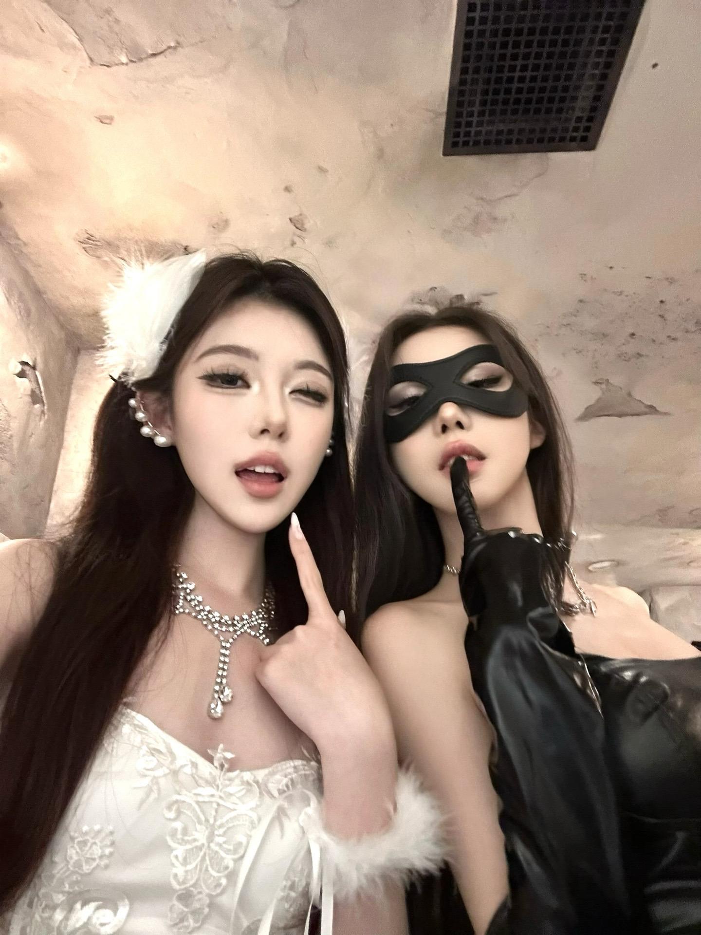 天使与恶魔。
