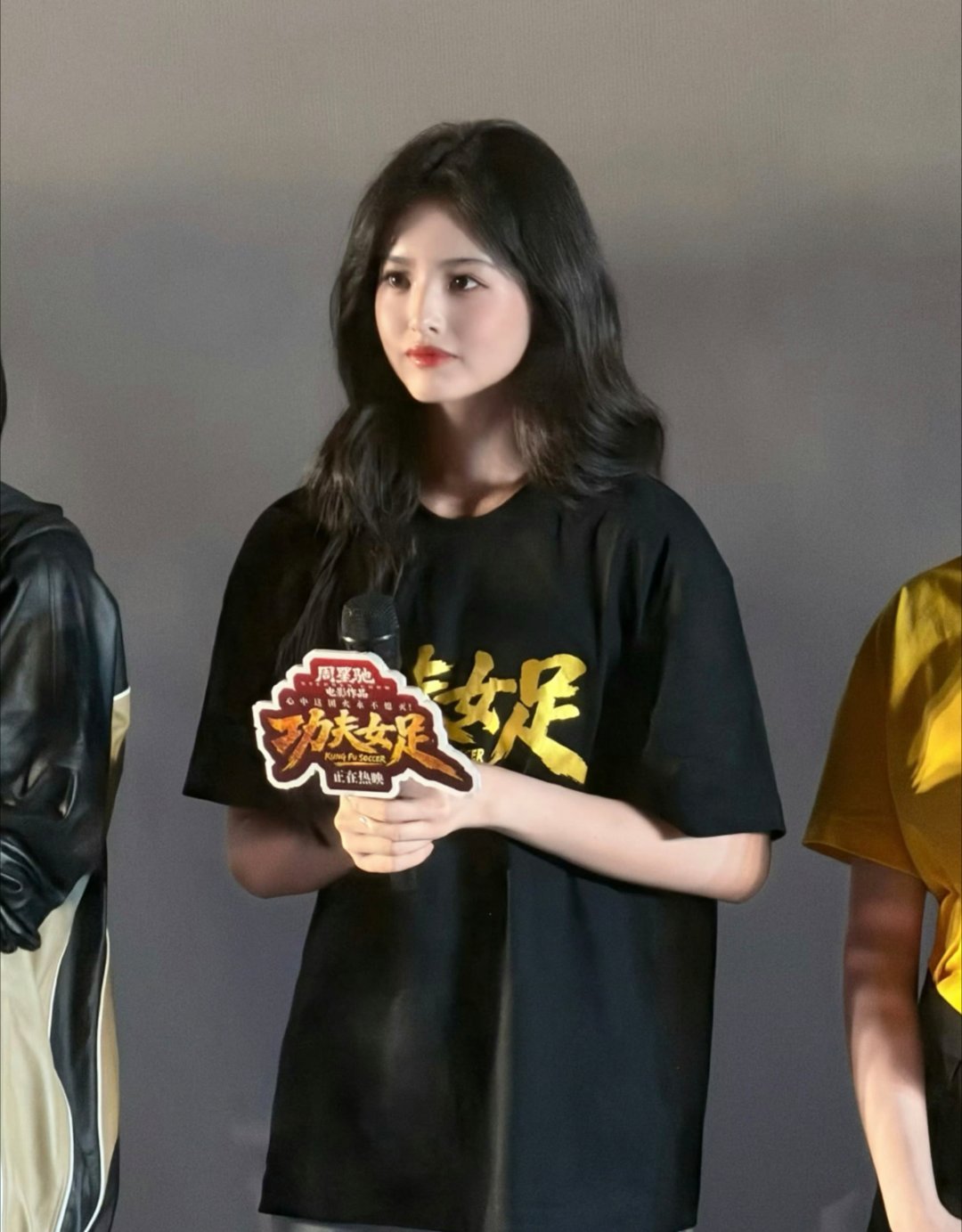 星爷新签的新人像艾米+珍妮 