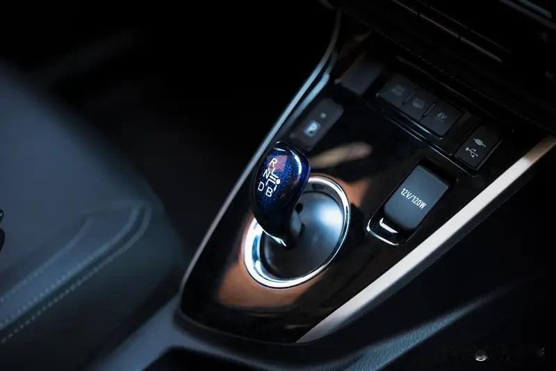 卡罗拉1.2T动力够不够用，得看具体需求。
      卡罗拉有116马力，峰值