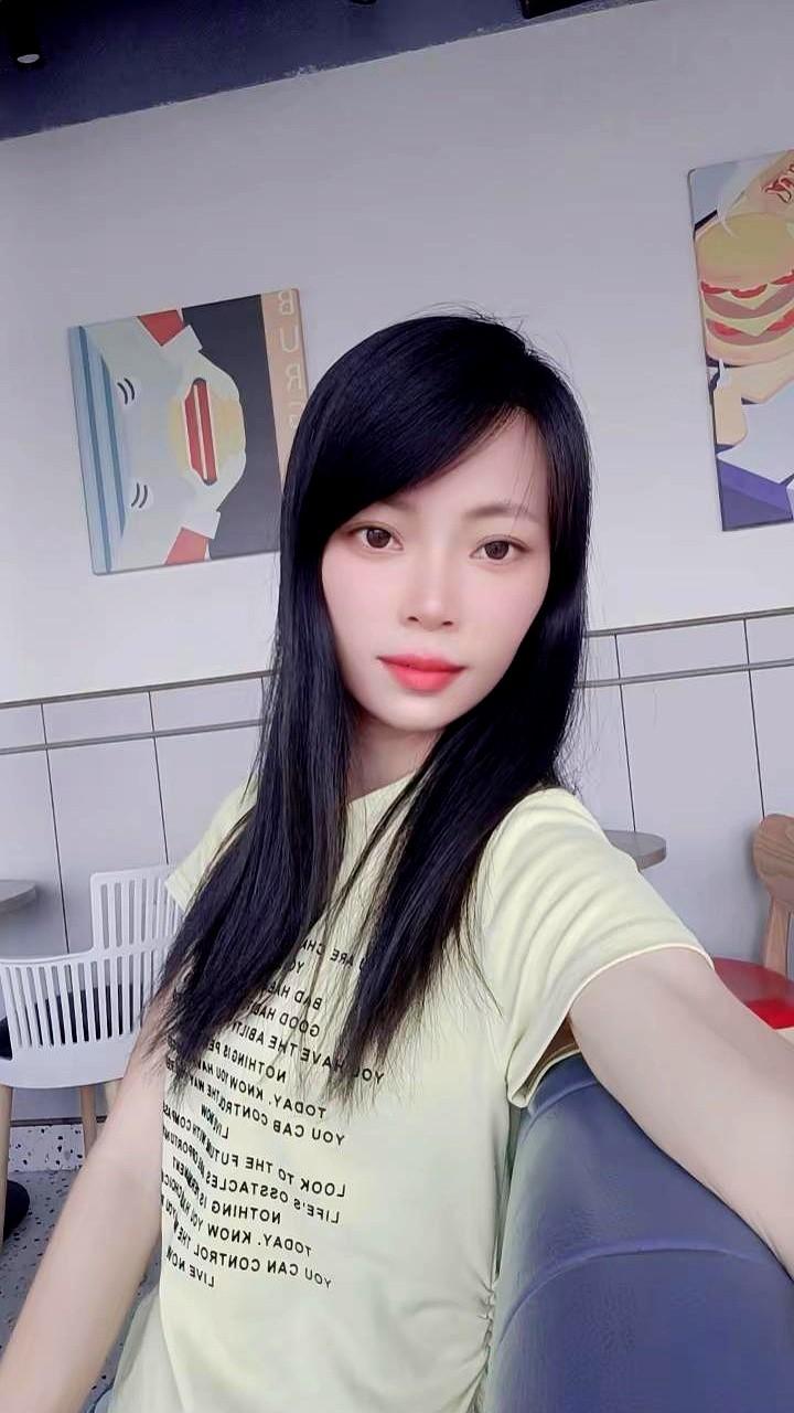 一定要温温柔柔娇滴滴的吗？大大咧咧死犟死犟的不行么？……🤓🤓🤓
昨儿和闺蜜