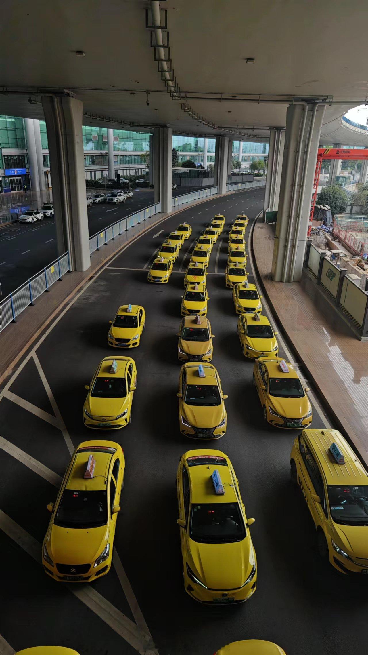 为什么喜欢打网约车？1是基本不会被坑2是定位地点方便3是车里有拉下的东西可以直接