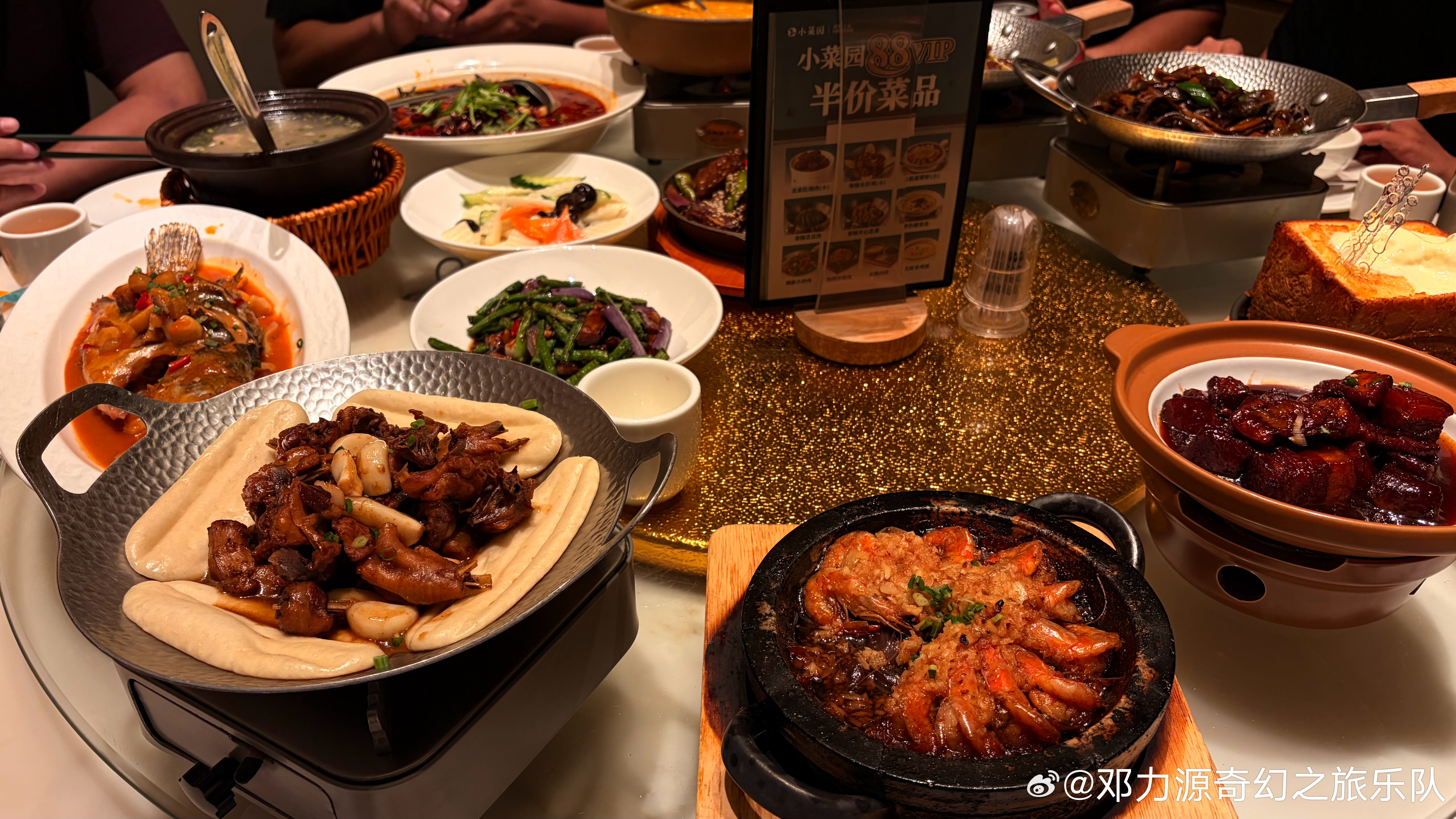 真正的游牧民族 巡演结束设备还没来得及放回去就开始遥哪走了 走哪背哪 郑州