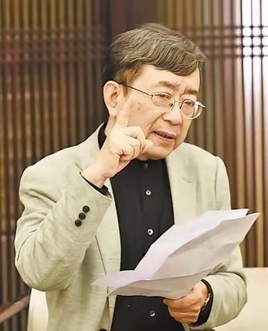 恒河浮尸旁的“赶超宣言”：一场傲慢的自我催眠！
 
1999年的恒河堪称荒诞剧场