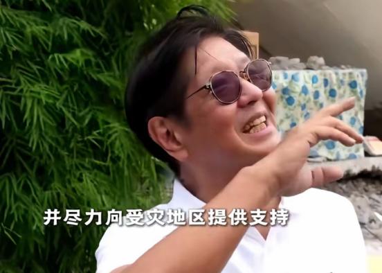 6月10日，菲律宾总统马科斯站在桑托斯将军市国立高中的废墟前面对镜头发表救灾声明