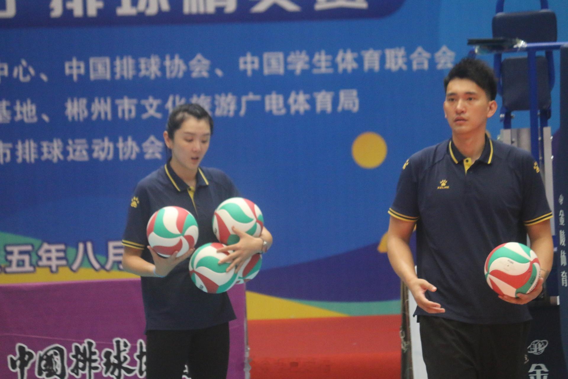 全国青年女排精英赛，决赛大战斗即将开始，山东女少vs江苏女青，也是老帅和新帅的较