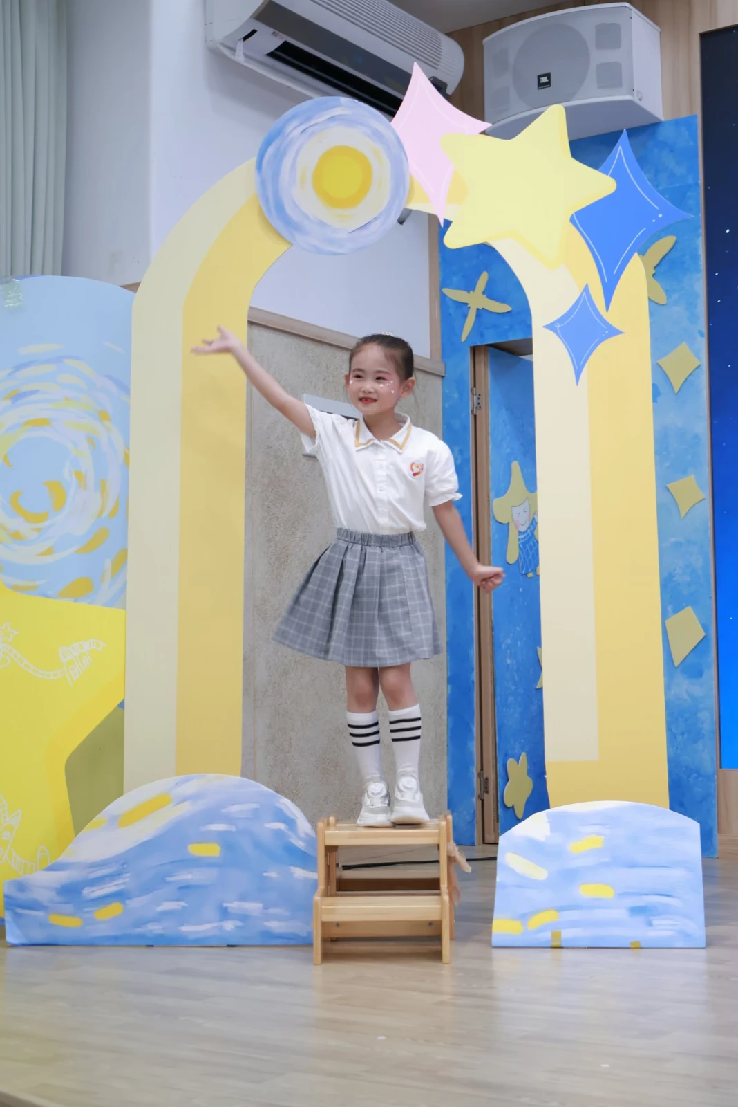 幼儿园落幕，舍不得的从来不是孩子，是我