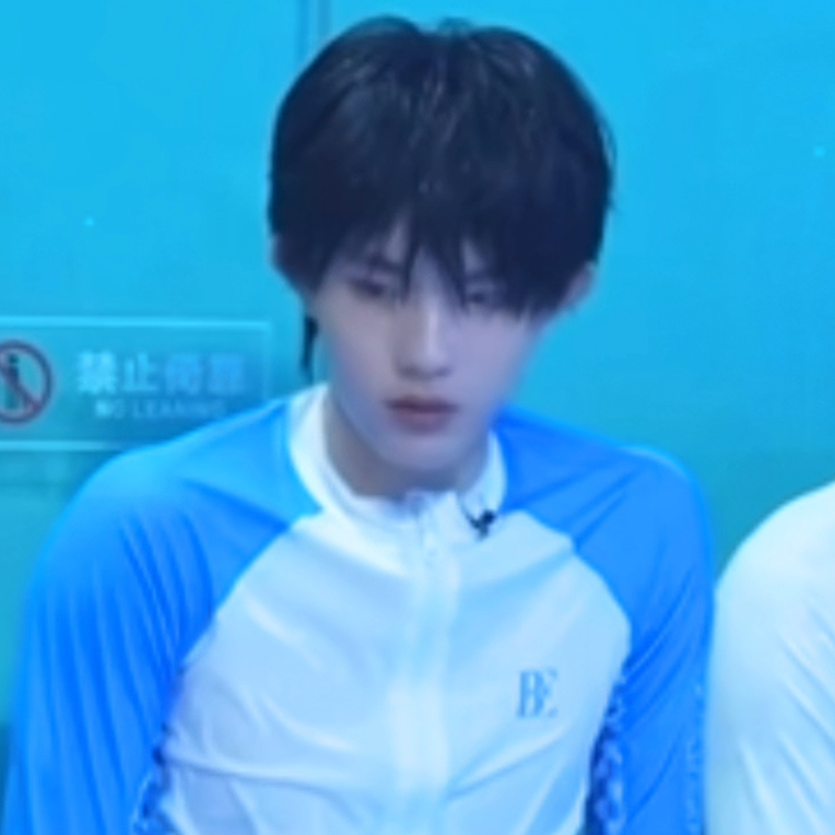 入水之后的小面团 