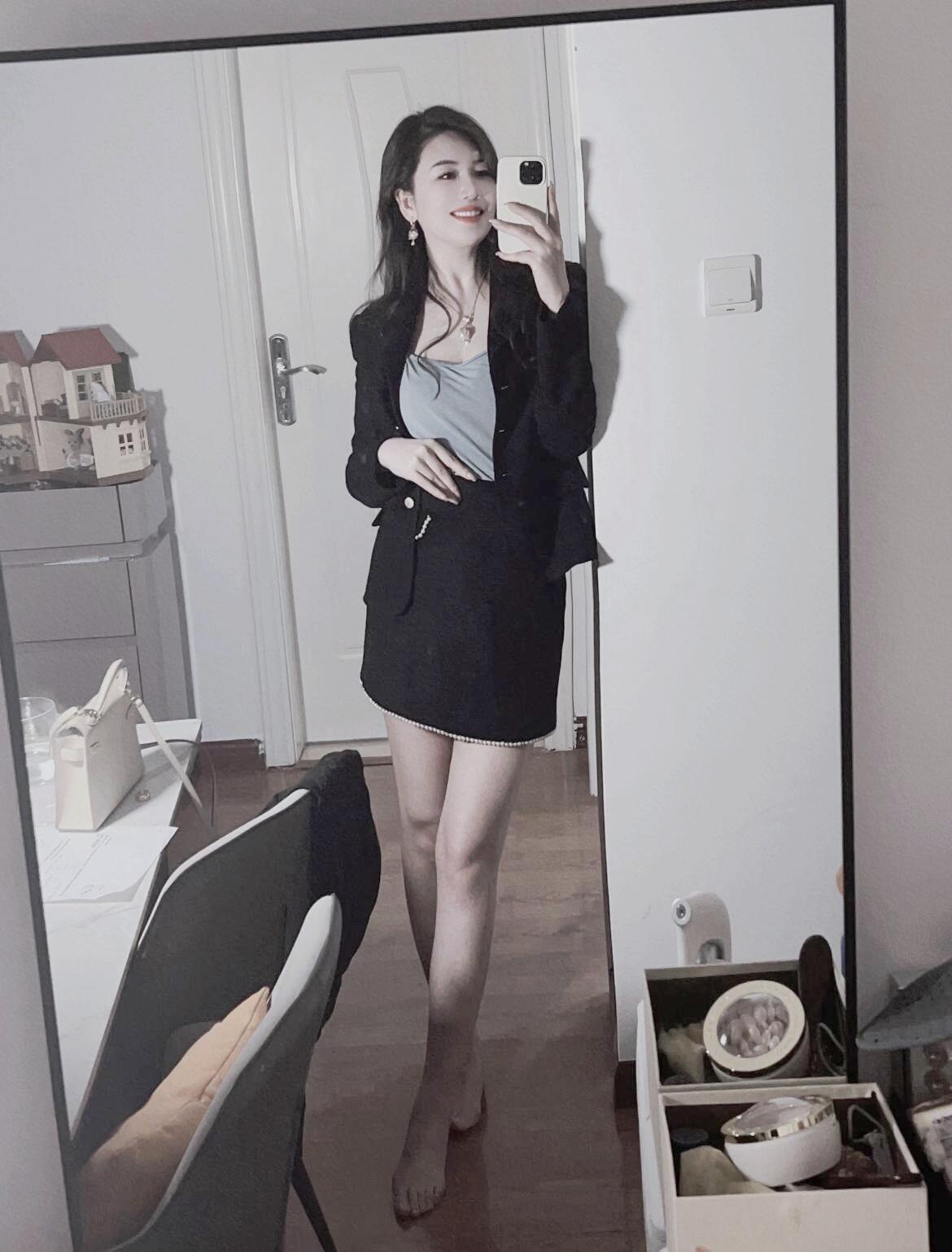 慢慢生活好好爱自己，不慌不忙也能闪闪发光，简单自在就是最好的状态。好好生活 女生