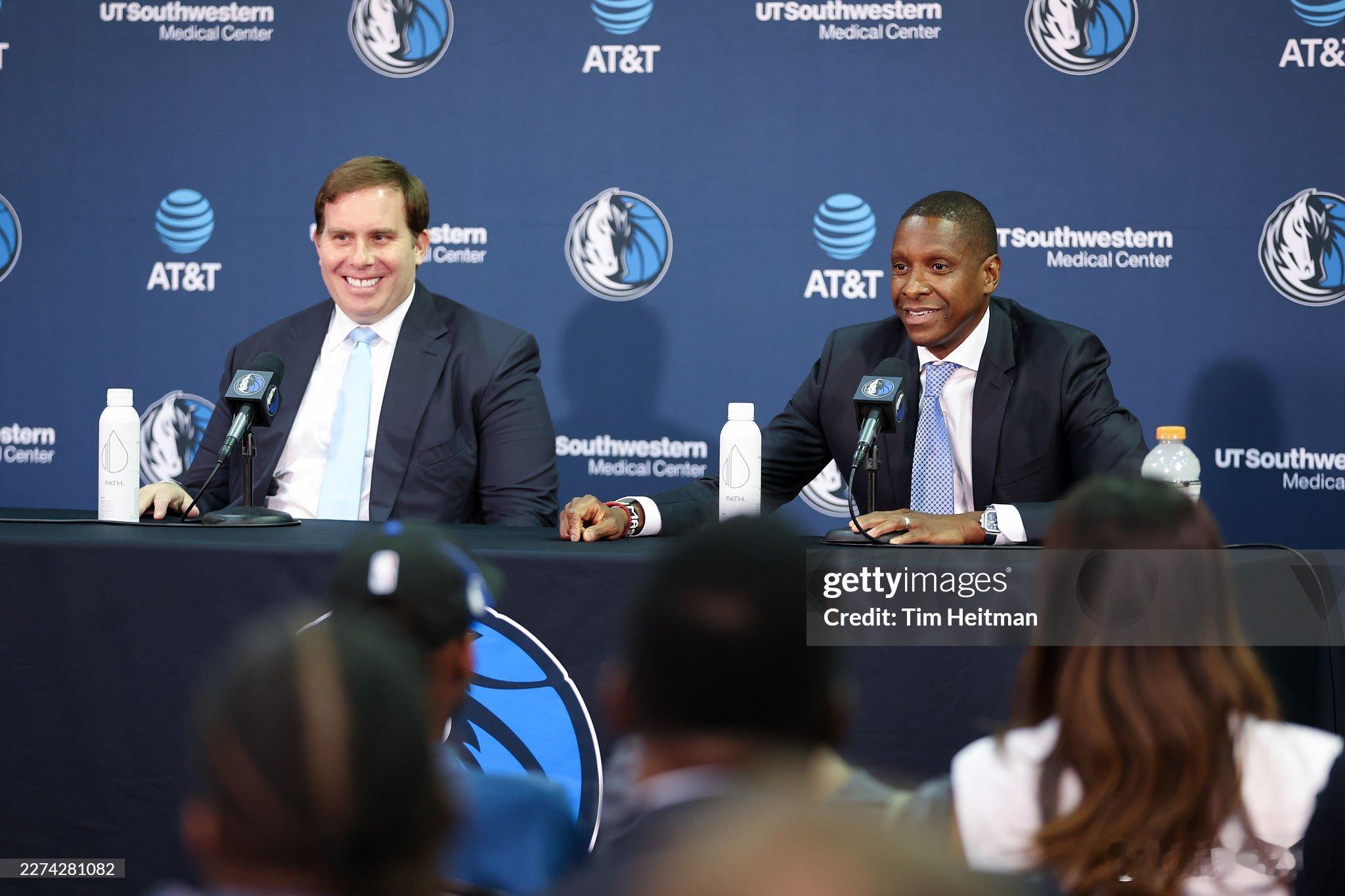MFFL 来自Marc Stein的消息。达拉斯正在积极探讨各种交易方案的选项，