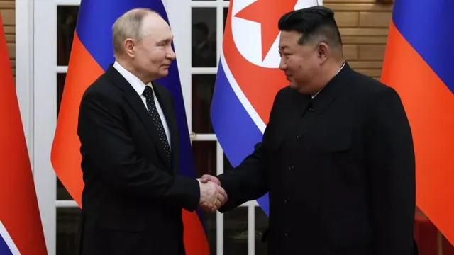 【中俄一举动点醒特朗普，在金正恩眼中，他和两国差得不是一星半点】该表现的时候不表