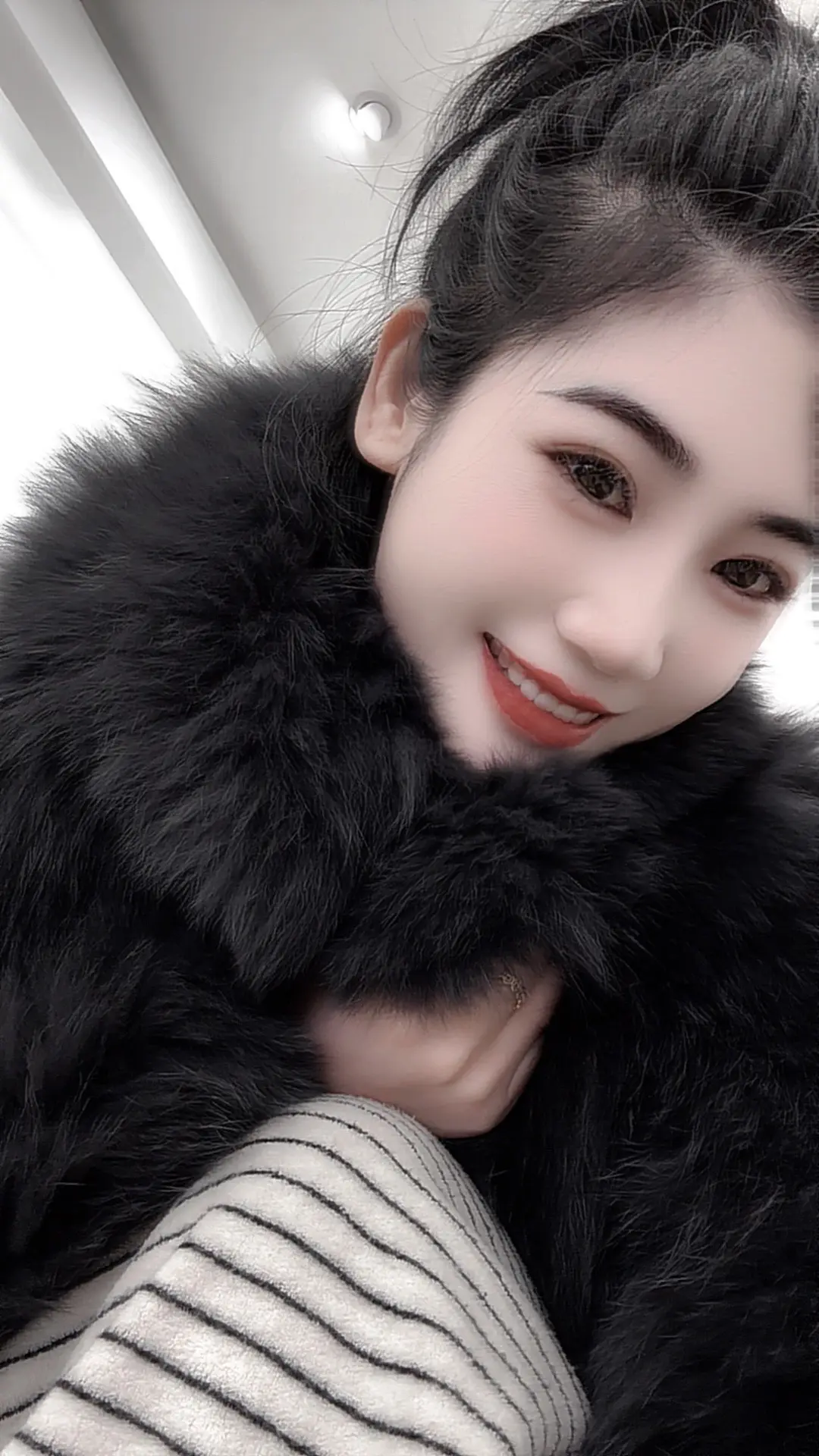 一路走过来谈何容易 上课了一课又一课 断我纯真 杀我幼稚 磨我心智 练我筋骨.