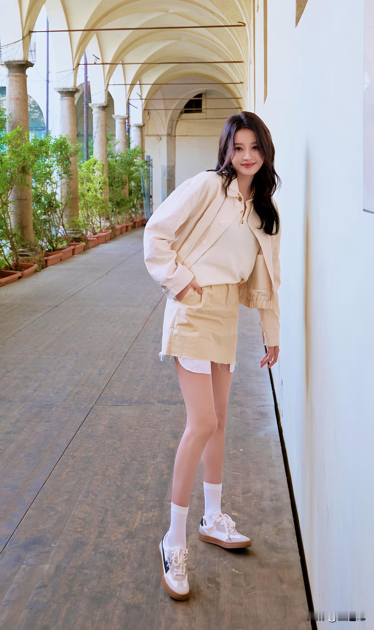 “孙怡这一身，看着就很舒服，你们觉得？”