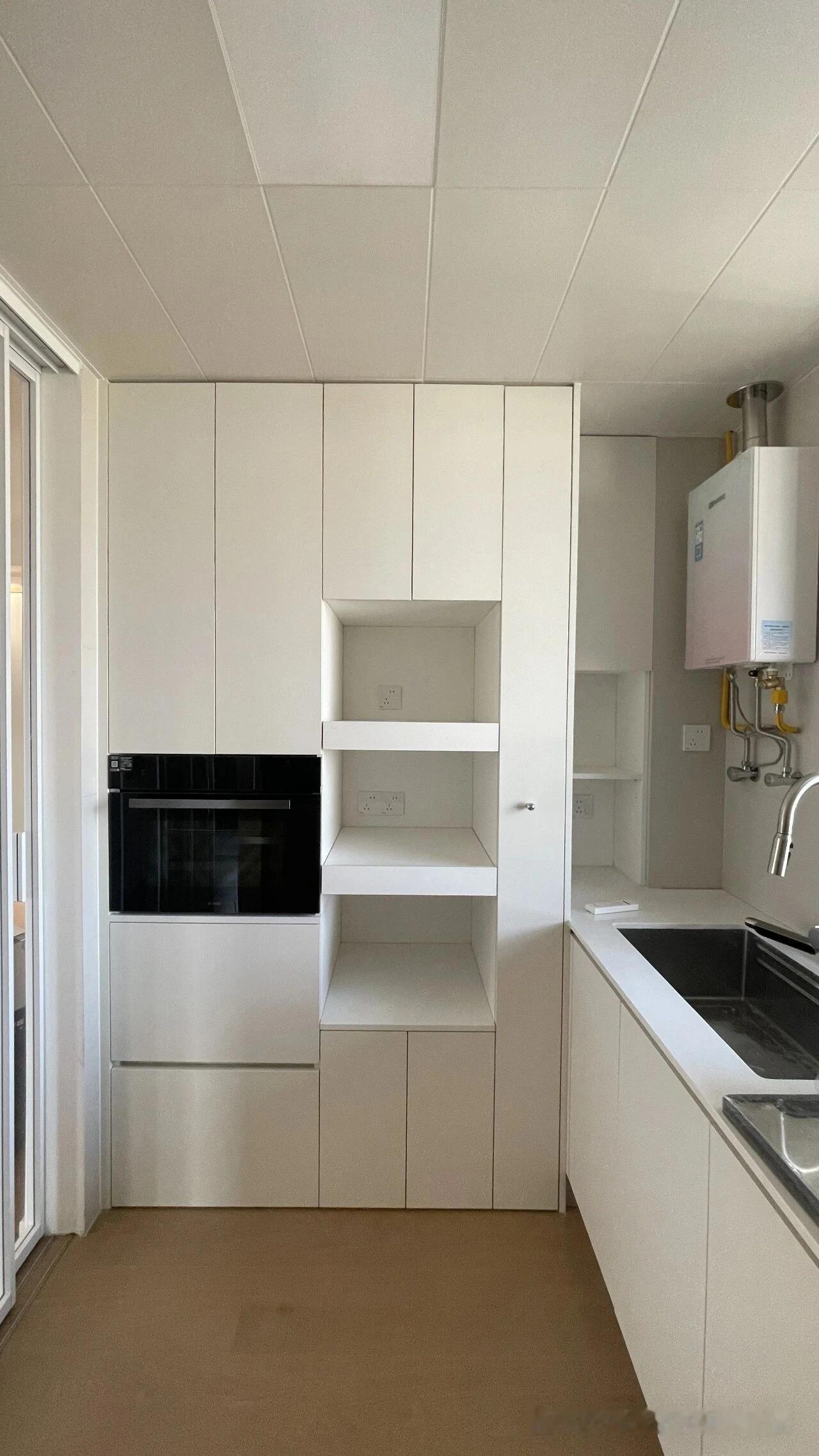 四代住宅143㎡，横厅+木纹砖，三室两卫
🏠面积：143㎡
风格：混搭风
📍
