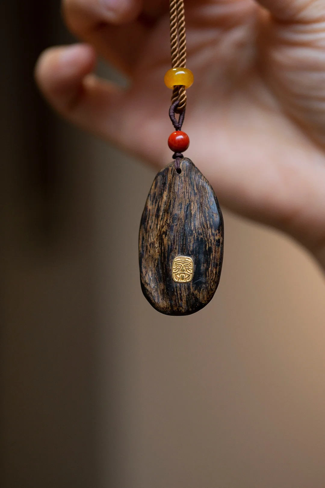 奶奶说：＂女生带扎基拉姆财神，非常的好招💰