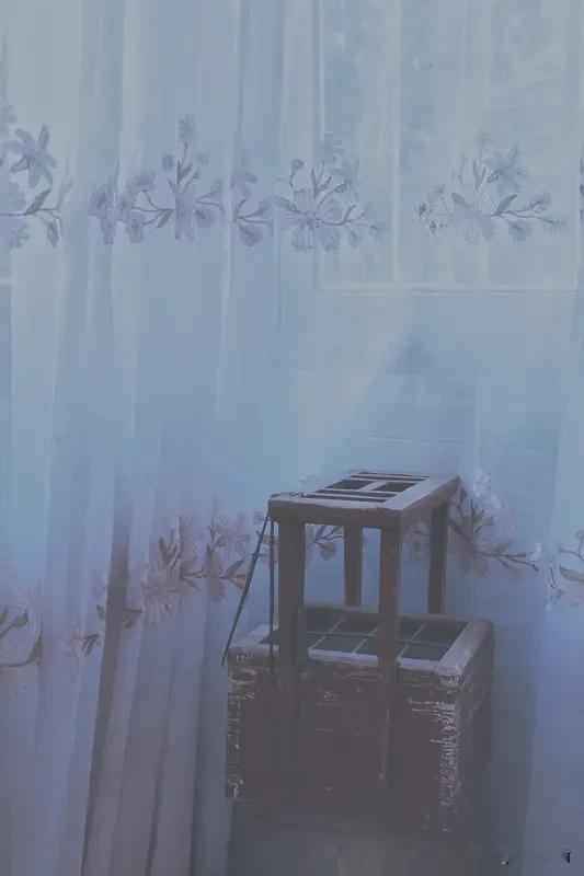 对联这玩意儿，真的太有魅力了。就拿 “日日平平安安” 这个上联来说，它简简单单却