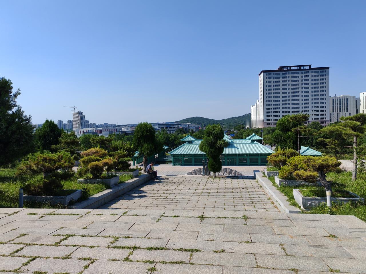 青路相伴半生缘
接上篇
“还是你考虑得周全。”陈沐阳眼中满是暖意，“就按你说的办