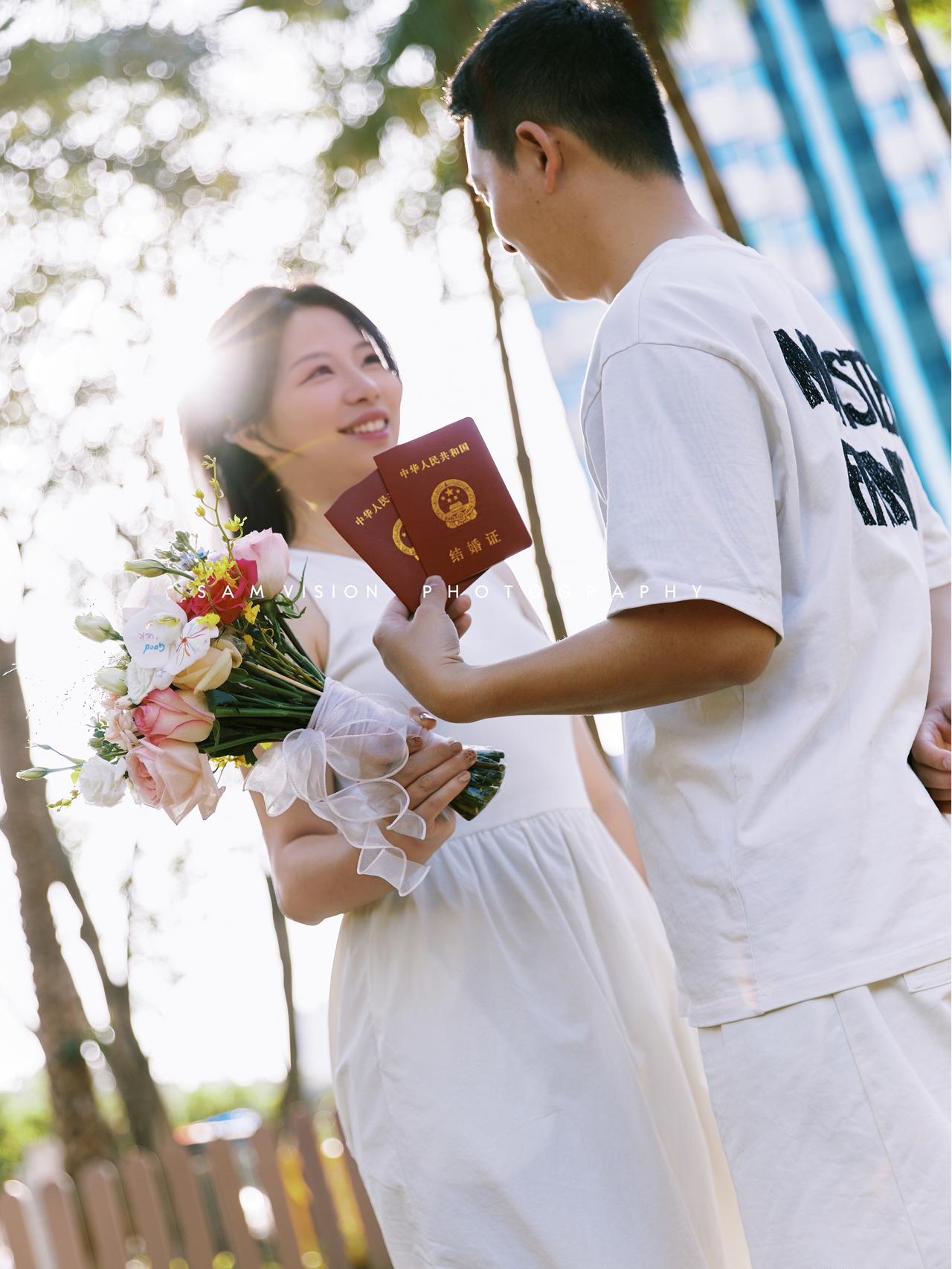 深圳小预算跟拍
领证跟拍 深圳摄影师 领证穿搭素人约拍