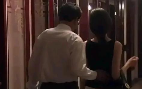上海，女子怀孕期间与已婚男网友多次线下见面并发生关系，结果早产、感染上性病、被丈