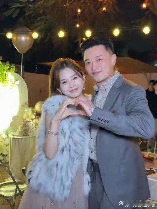 蒋毅向赵樱子求婚感觉赵樱子变了好多赵樱子发了一段蒋毅向自己求婚的视频，视频中两人