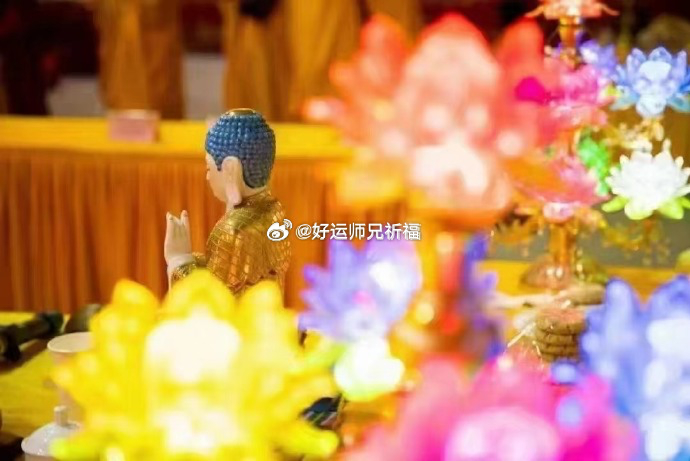 福气深厚的你，一切灾难与患难都会无形中消失，生活将充满平安与顺遂，无论遇到什么困