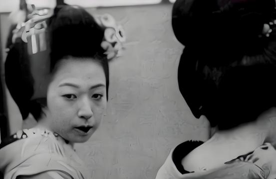 日本不怕中国有导弹，也不怕中国的核武器，甚至不怕中国的稀土制裁，他们害怕就是派往