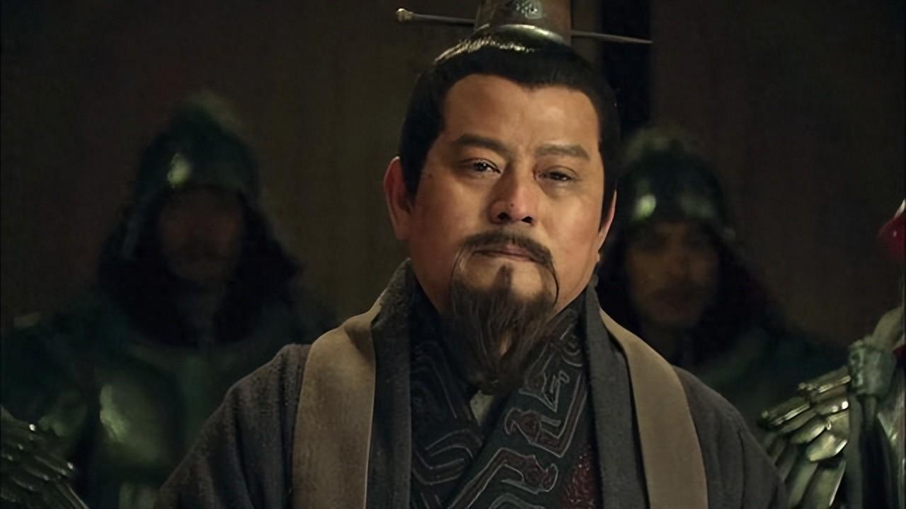 “贪财盗嫂”的陈平，朝秦暮楚，为何却获得刘邦的重用？
 
陈平出身贫寒，年少时与