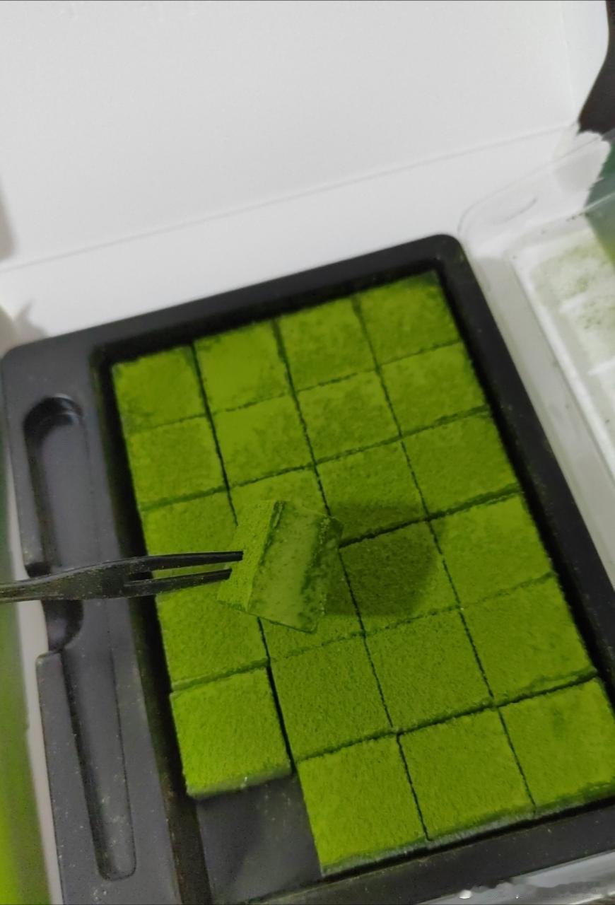 喜欢抹茶和巧克力的都来吃盒马的这个茉莉生巧好嘛，真的很夯！ 
