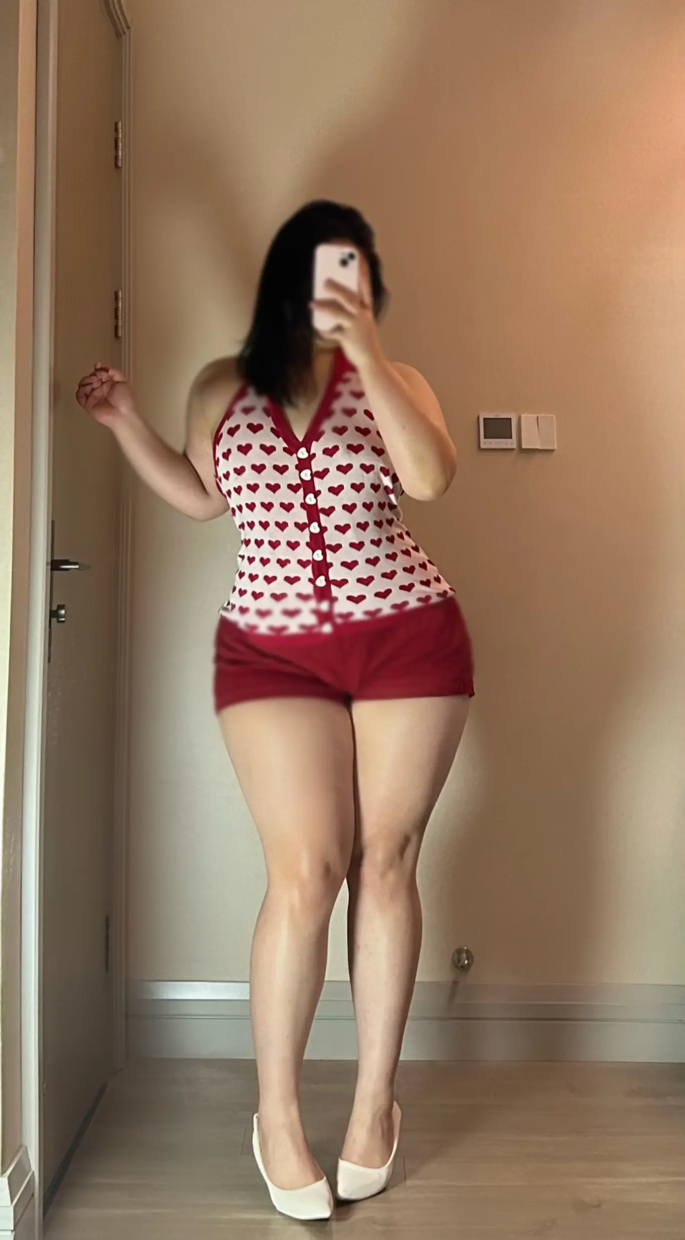 谁还不是小腰精 微胖女生 梨形身材 美女 身材