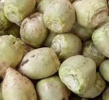 我猜下面这道菜，南方的朋友可能没见过，因为他们日常餐桌上的主角可不是这个。这可是