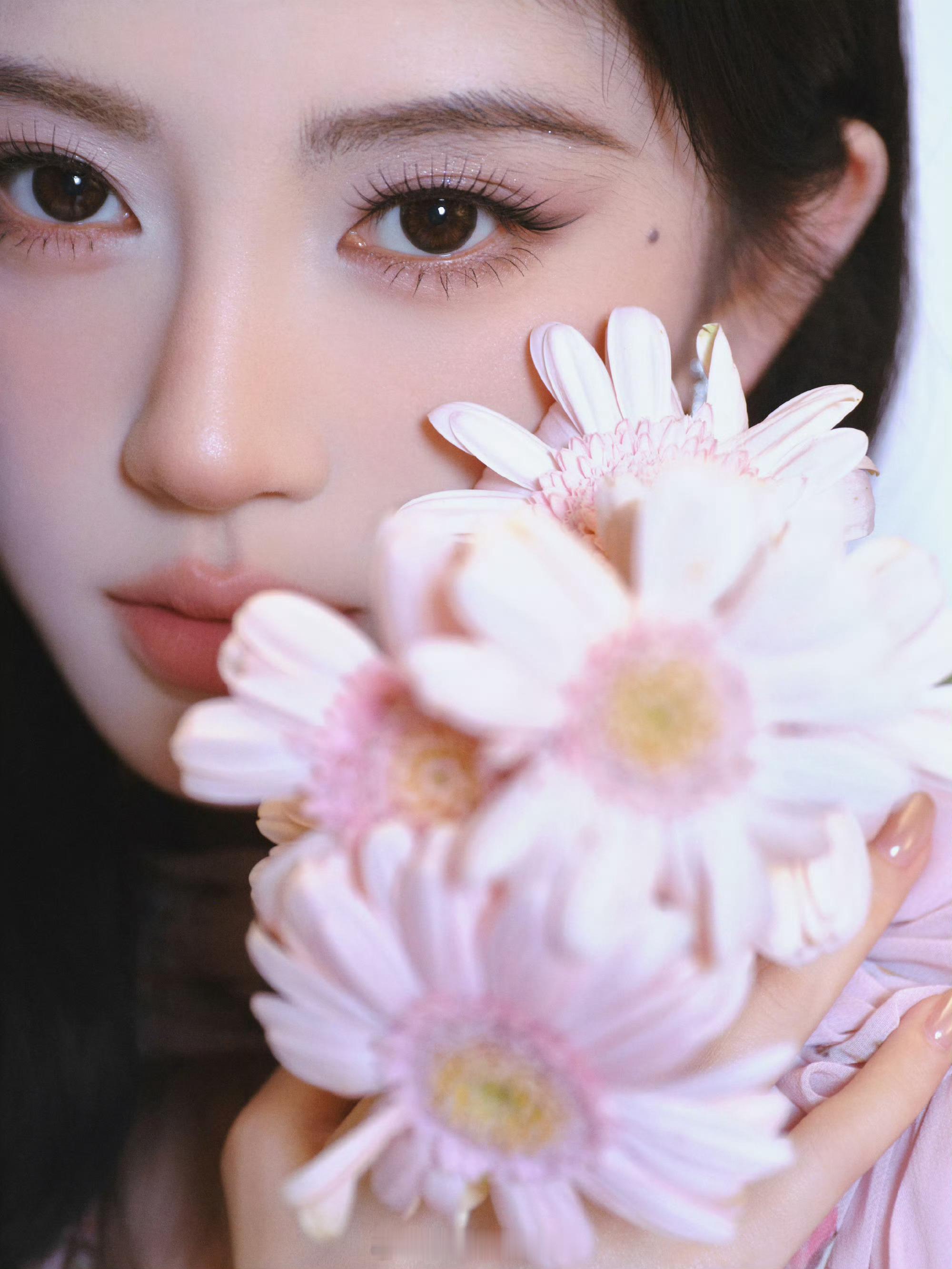 鞠婧祎今日拉芳品牌直播造型❗️ ​​​