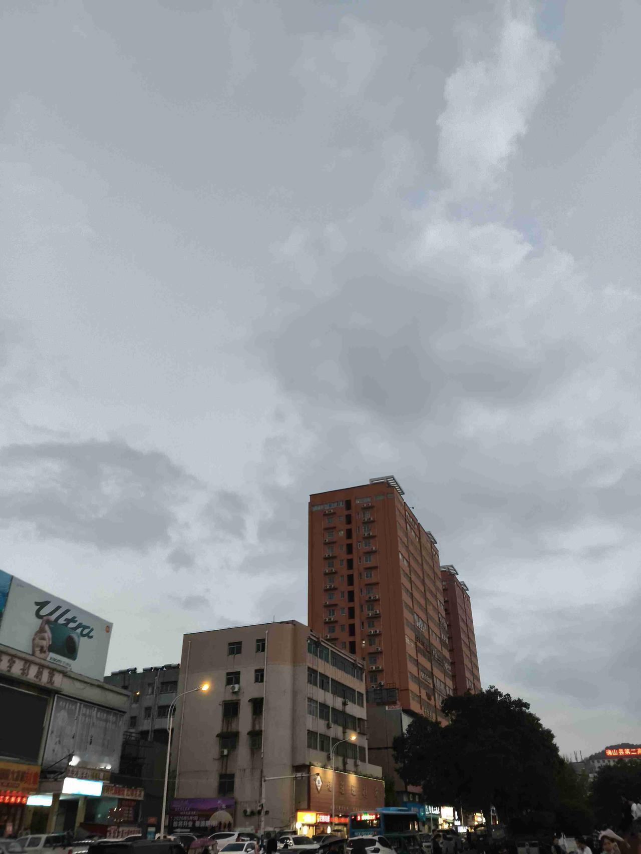 我的今日状态：😁轻松愉快
我这里的天气：☀️晴天