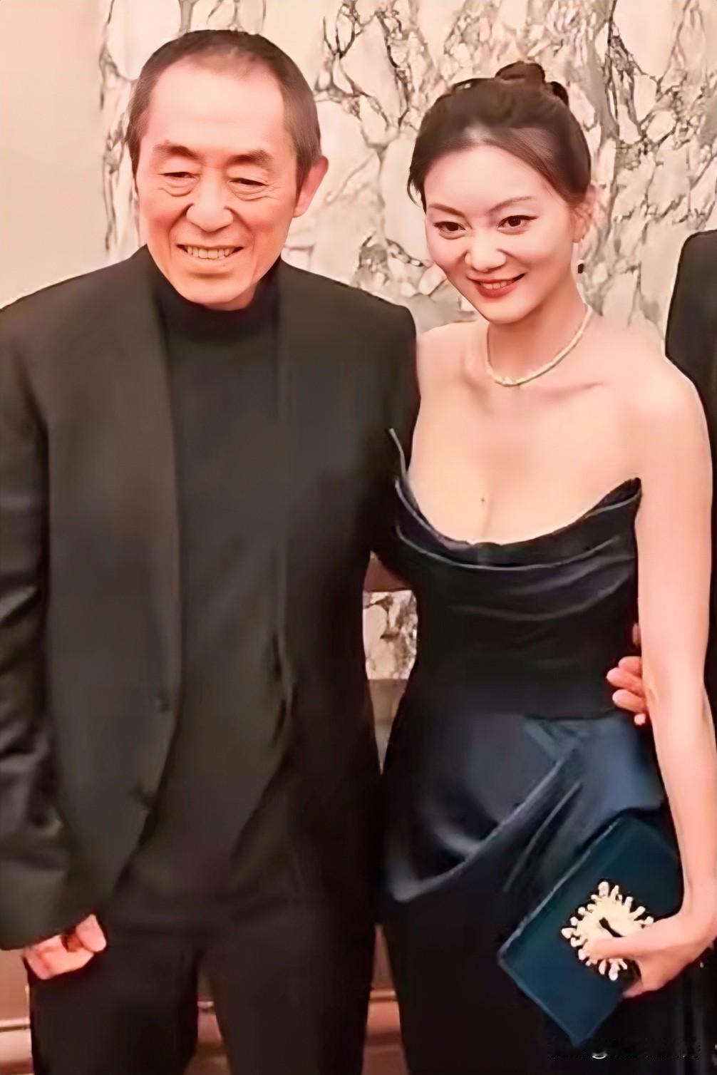 18岁就和张艺谋“谈恋爱”，很多人说她比巩俐更有气质，俩人真是“般配”！

陈婷