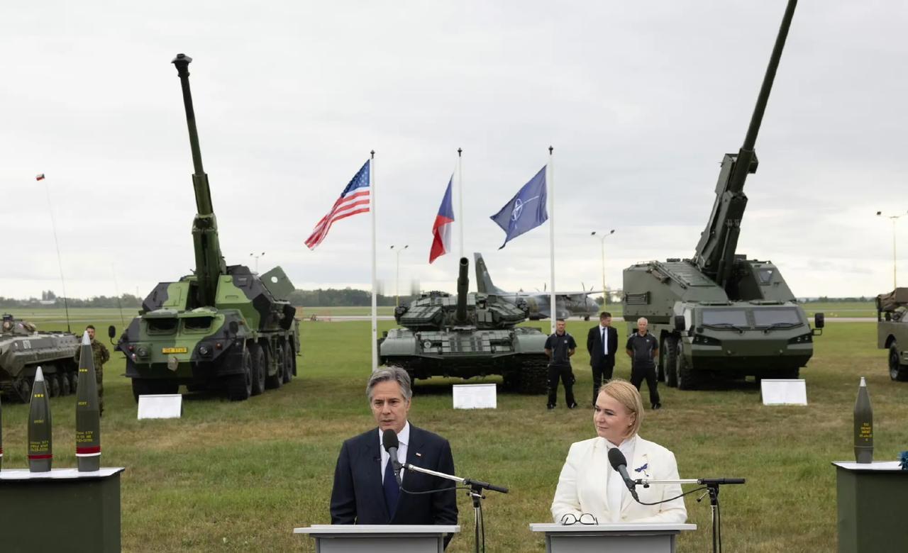 布林肯表示，捷克对援乌做出了巨大努力。捷克提供了六亿美元的直接军事援助，训练了数