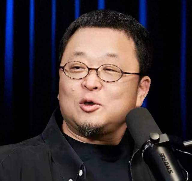 搬起石头砸自己脚！人民网锐评罗永浩“难吃”事件，没步西贝后尘