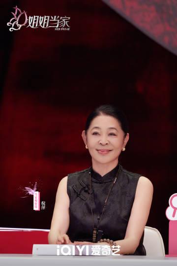 真想不到，李维嘉真敢，竟然在节目现场当面整倪萍，给倪萍挖坑；幸亏倪萍的反应快，才