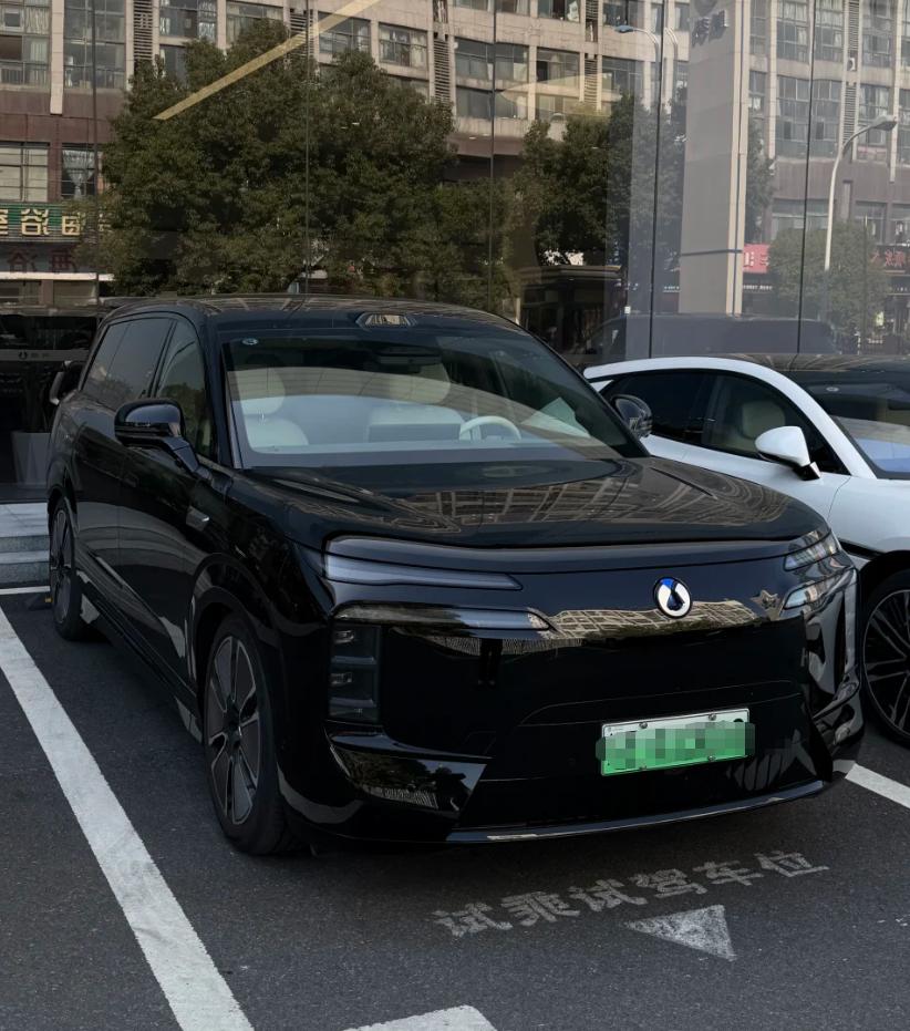 若是只有35万的预算，朋友说那必定选它
朋友攒了两年钱，预算卡在35万左右
之前