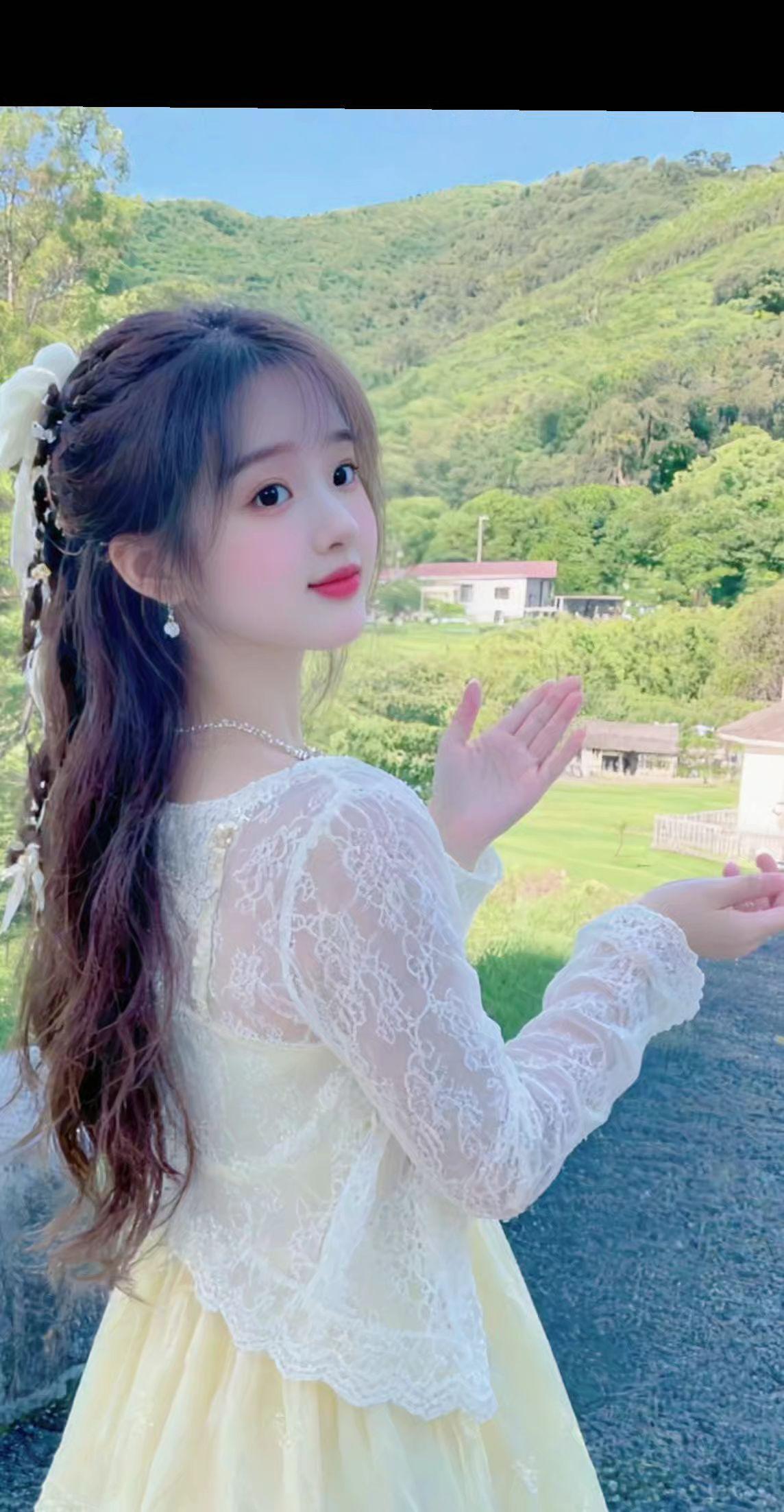 抖音玩法合伙人计划 每一个瞬间都是美丽的风景 爱拍照的女孩