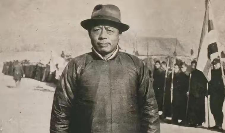 这件事说出来你可能不信，一个臭名昭著的汉奸，竟然在刑场上亲手救下了一个八路军干部