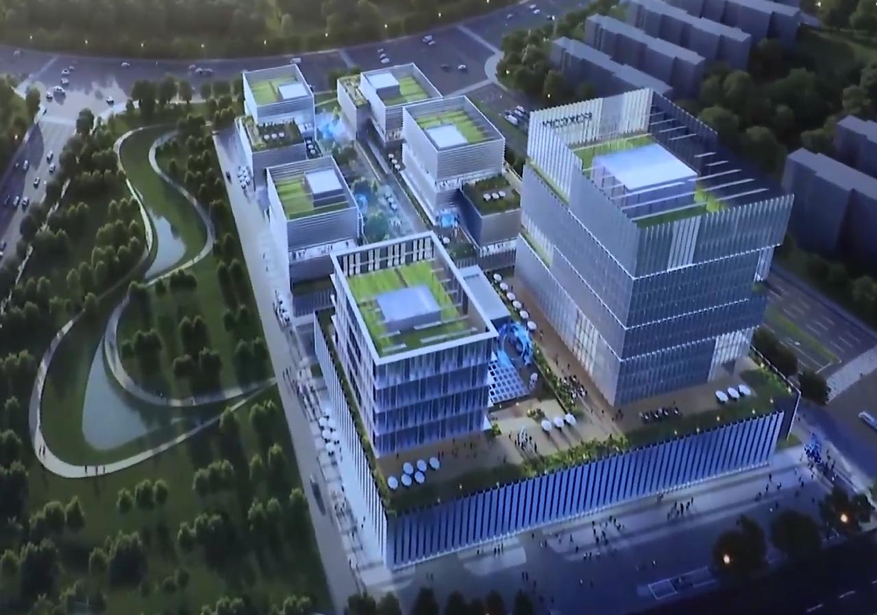 郑州北龙湖富士康新事业总部及研发中心再拿重要证件！
从官网了解到，富士康新事业总