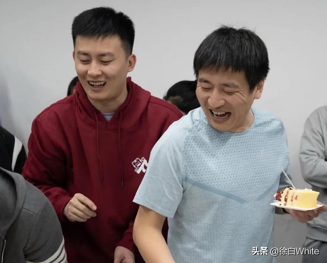 3月30日，武亮分享跟张雪峰一起创办峰学蔚来的这5年，张雪峰真把他当接班人培养！