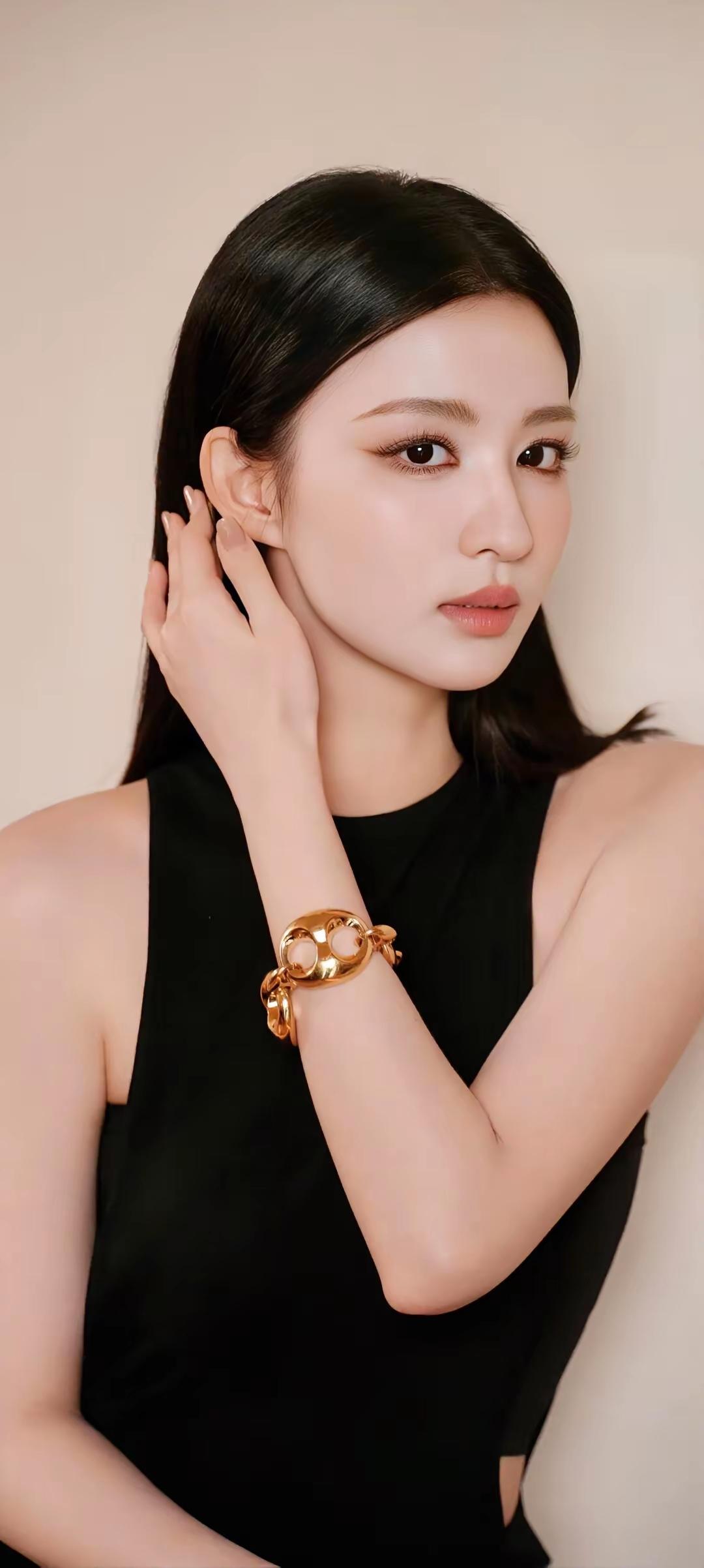 生活就像一杯茶，不会苦一辈子，但总会苦一阵子。‌