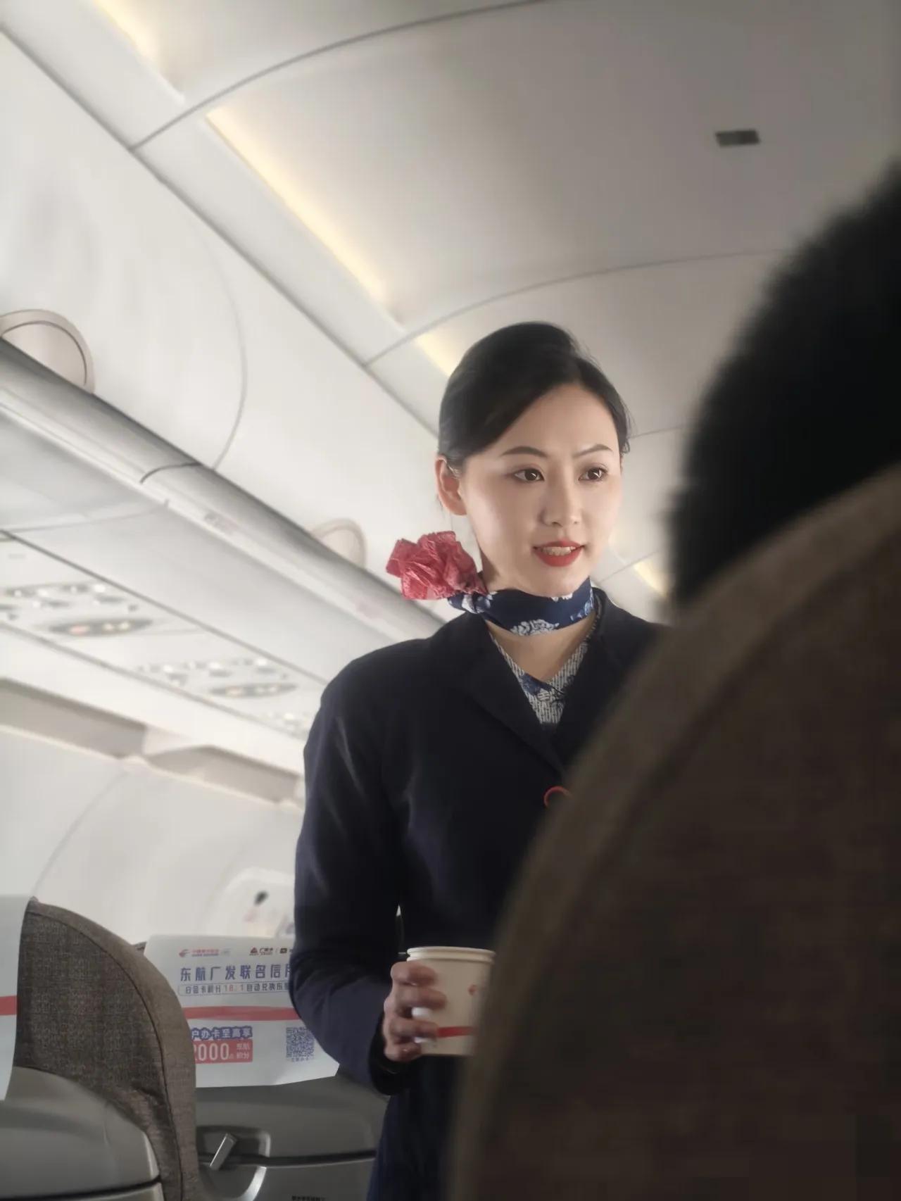 我滴个天呐！太好看了！长这么漂亮不去娱乐圈当明星真是可惜了……