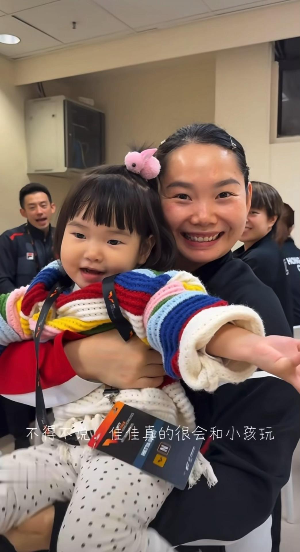 背景音小莎在说“他可能看不到你的脸”宝宝声音怎么这么脆脆脆脆脆脆脆脆脆 