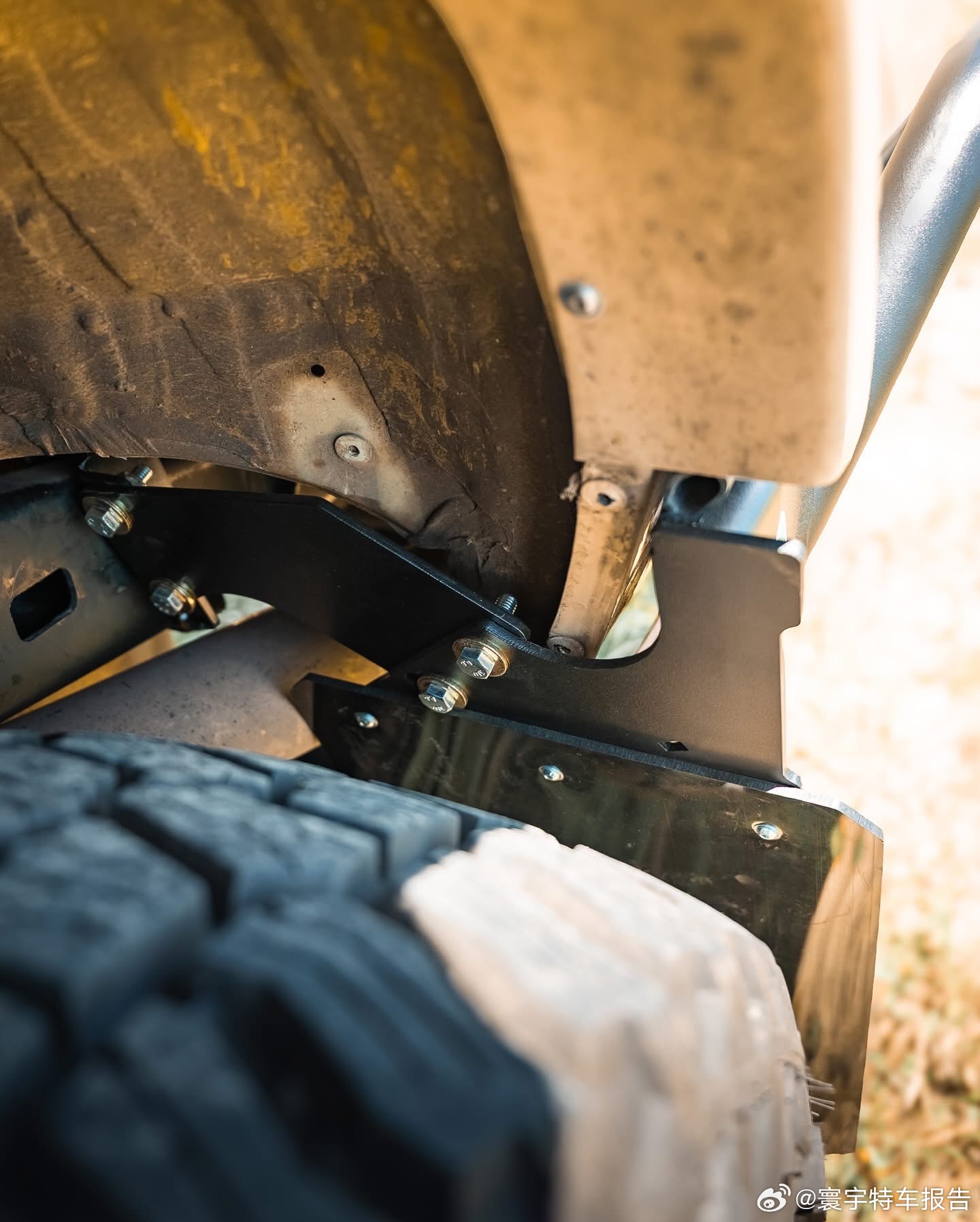 寰宇特车报告这个侧边小杠能起到什么作用？ 