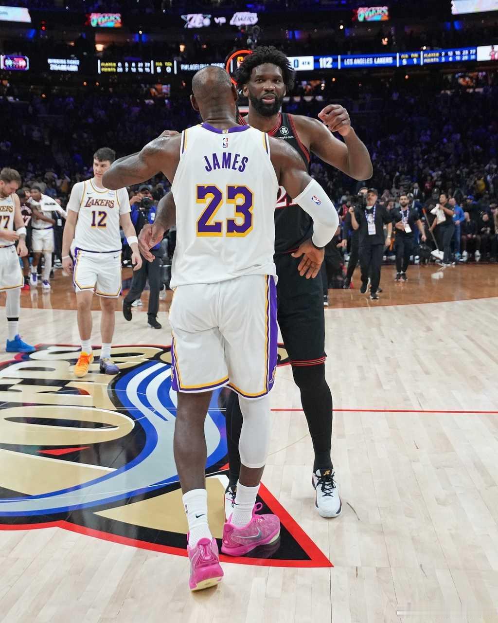 恩比德76人NBA詹姆斯负荷管理🏀“感觉状态好再上场！”夸梅·布朗支招76人：