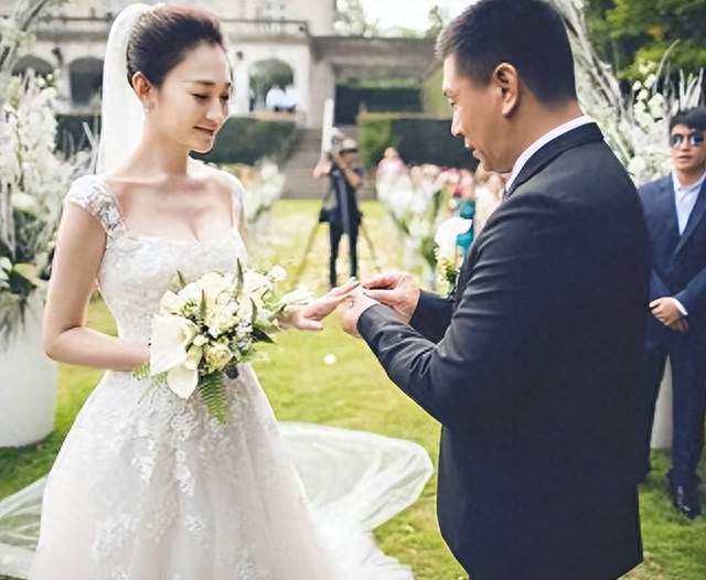 李小冉官宣离婚：去年已离，互不牵扯，互不打扰，祝各自安好