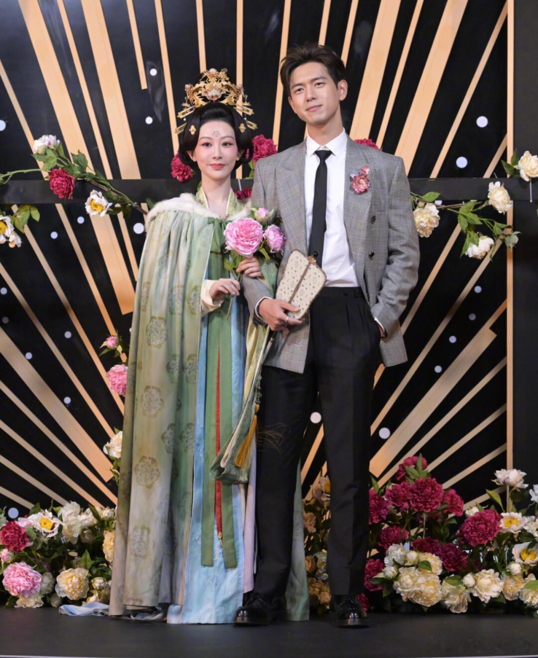 杨紫李现 纯元CP结婚 杨紫李现，真的没想到！ 1月11日，杨紫李现冲上热搜，原