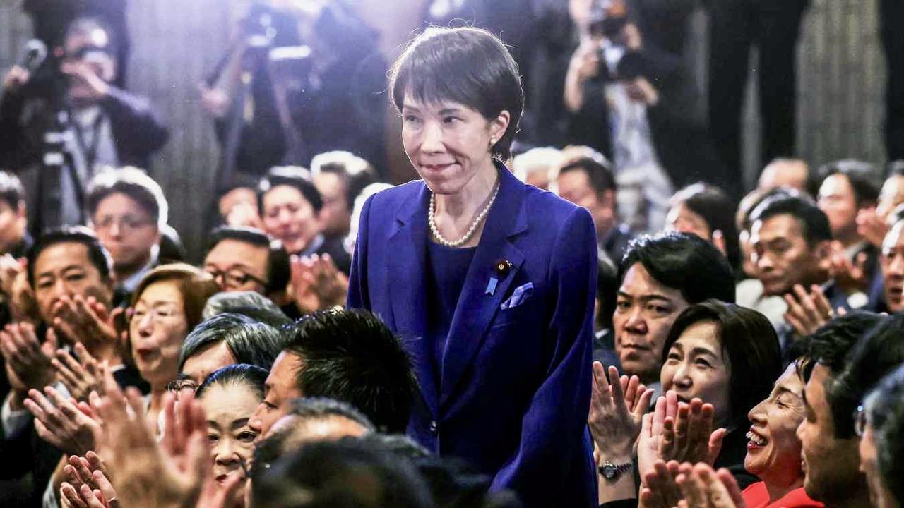 我们媒体报道日本民众集会抗议高市早苗，虽然值得高兴，但没必要过度关注。

原因就