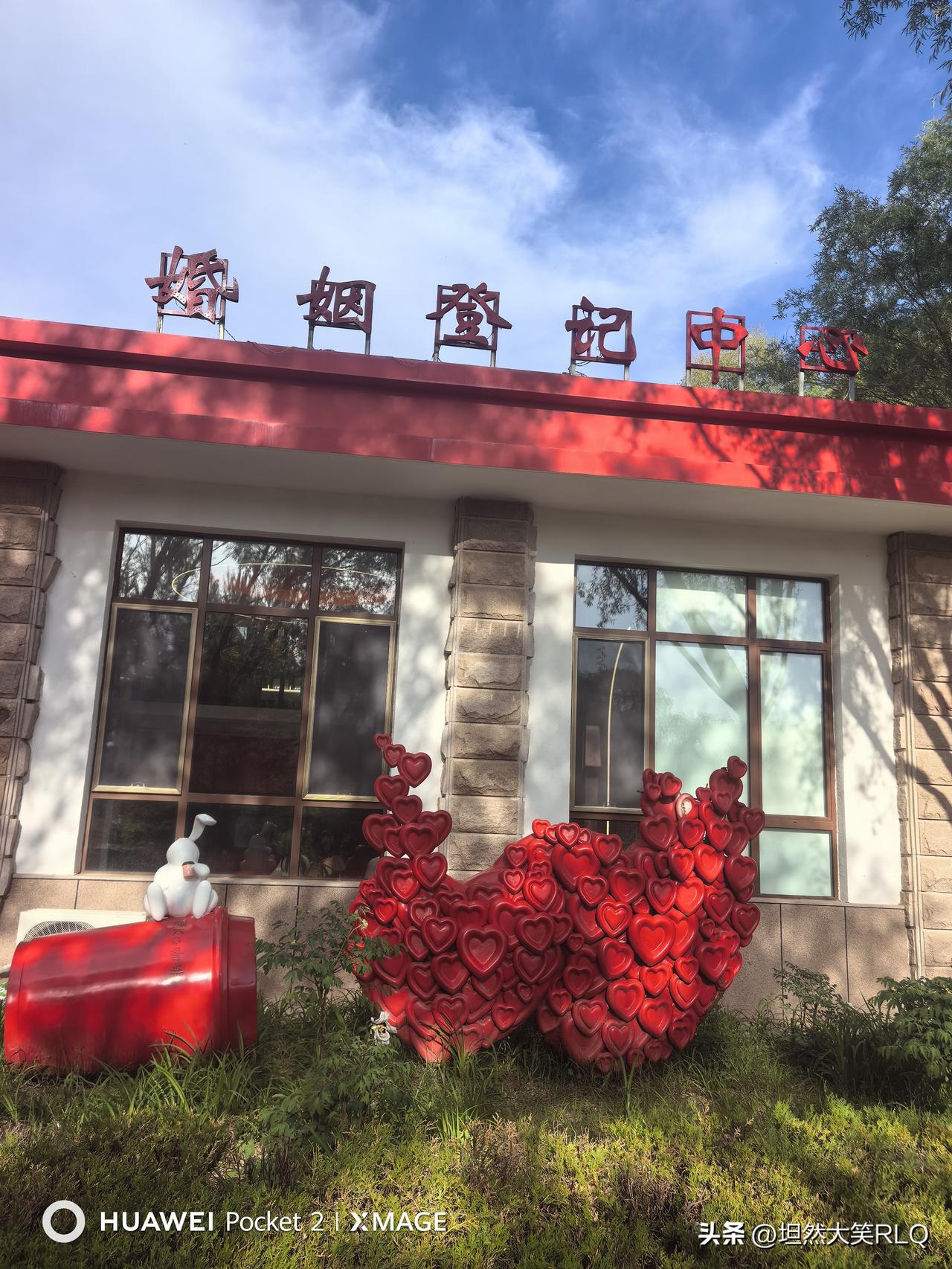 有同学和我说，她们小时候，她妈总是在她们早上不起床的时候，骂她们。骂大姐懒，骂二